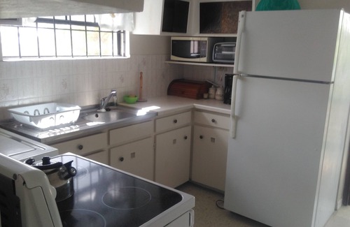 Welches Apartment | Air conditioned 3 bed apartment 5 minutes walk from the beach and shops