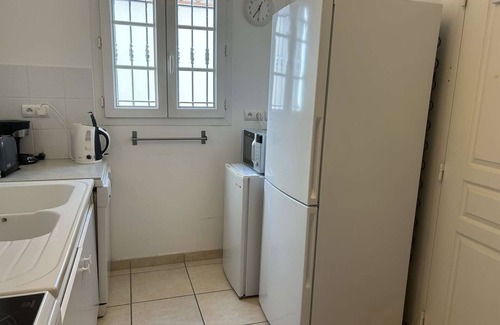 Aigues-Mortes Apartment | Air-Conditioned 3-Room Duplex with Terrace, Garden, and Garage in Marina Area