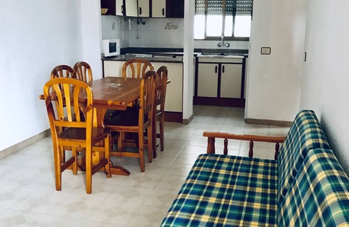 Peniscola Apartment | Air-conditioned apartment near page, wifi, private parking. 6 Pax