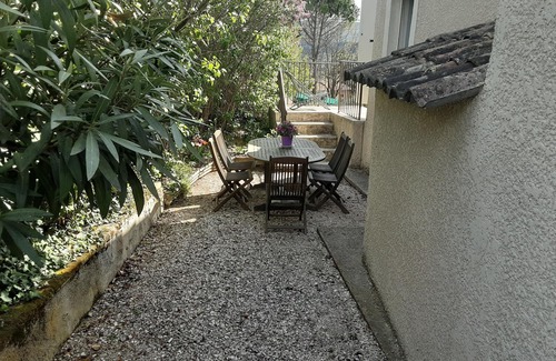 Apt House | Air-conditioned country house at the foot of the Luberon with garden in Apt
