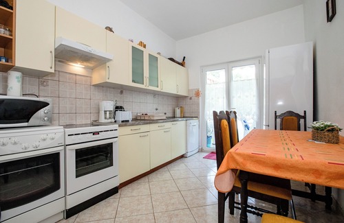 Palit Apartment | Air-conditioned cozy, quiet, beautiful and loving apartment on the island of Rab