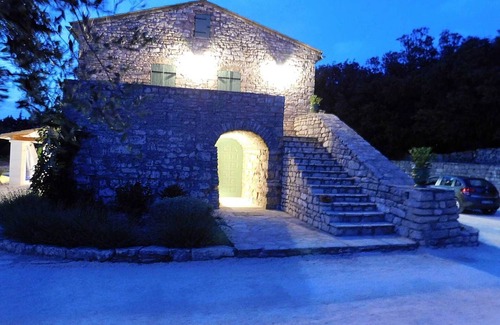 Orgnac-l'Aven House | Air-conditioned farmhouse, private pool, in Orgnac-l'Aven, Ardèche, pets allowed (1).