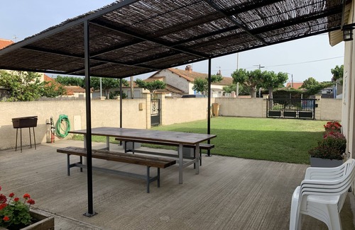 Salin-de-Giraud House | Air-conditioned family home in Camargue with garden and WiFi