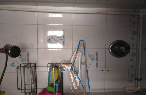 Jogeshwari East Apartment | Air conditioned, fully furnished 1RK, ideal for 2-3 persons.