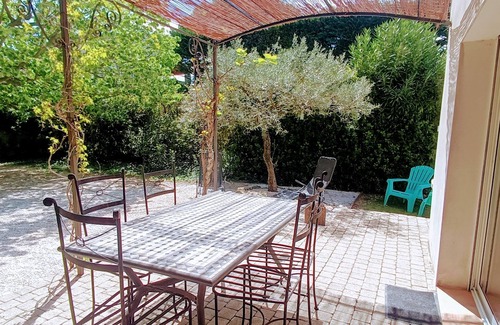 Boulbon Cottage | Air-conditioned gîte in Provence near Avignon, Arles, Saint Rémy de Provence, Nîmes
