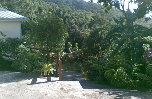 Cafeiere Cottage | Air-conditioned gite on the heights of Deshaies