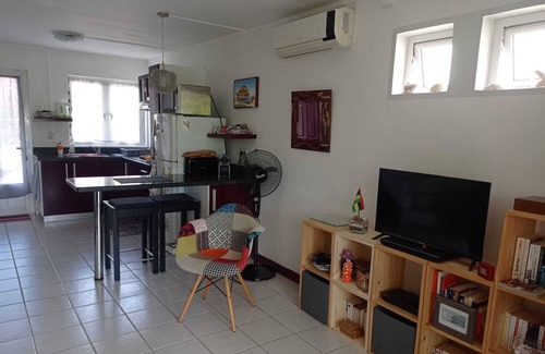 Grand-Baie House | Air-conditioned house with swimming pool in the residence