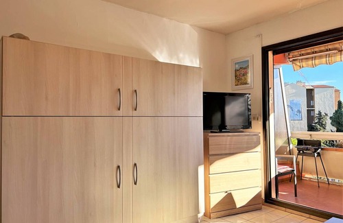 Le Lavandou Apartment | Air-Conditioned Studio with Terrace and Parking in the Heart of Le Lavandou