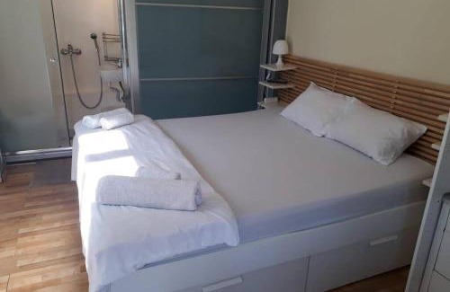 Amarousion Apartment | Air conditioned STUDIO in quite garden with barbecue Athens
