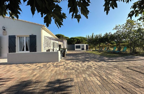 Le Grau-dʼAgde Villa | Air-conditioned villa/pool, quiet and shady, close to the sea, ideal for families