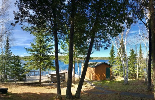 Tower Cabin | Air-Conditioned Year-Round Lakeshore Cabin