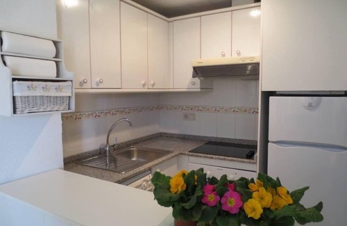 Urbanova Apartment | AIR CONDITIONING, FREE WIFI, NE TFLIX, ONLY 2 MINUTES BEACH