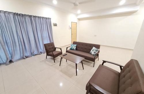 Simpang House | Air-home M3 Simpang near Aulong Econsave, 4BR, 10pax, Netflix