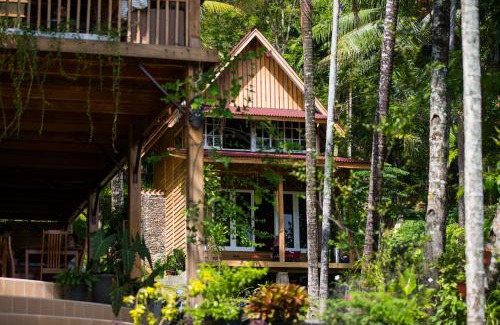 Sigunturmuda Hotel | Air Manis Hillside Villa Cafe & Resto