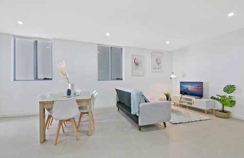 Mascot Apartment | Aircabin - Mascot - Spacious & Modern - 2 Beds Apt