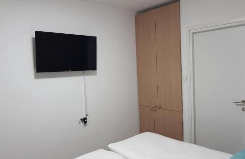 Or Yehuda House | Airport Guest House