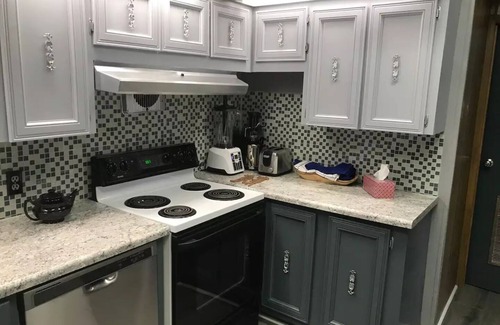 New Plymouth House | Airport House of Hocking Hills A Perfect Pet Friendly Getaway Clean&Comfortable