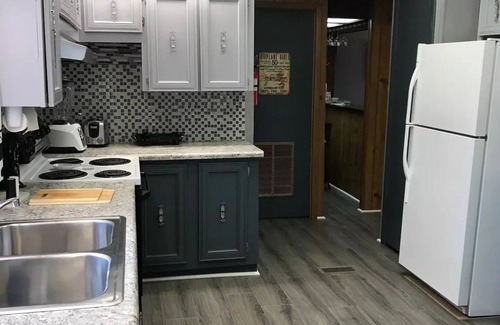 New Plymouth House | Airport House of Hocking Hills A Perfect Pet Friendly Getaway Clean&Comfortable
