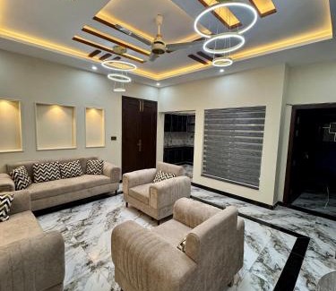Fatehjang House | Airport View Guesthouse