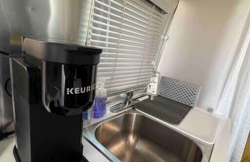 Dunlap Apartment | Airstream - 15 Minutes to Kings Canyon