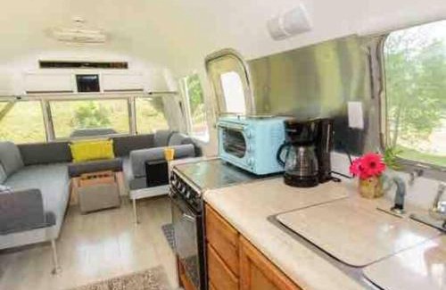 Sugar Grove House | Airstream at a Petting Zoo w/Hot Tub