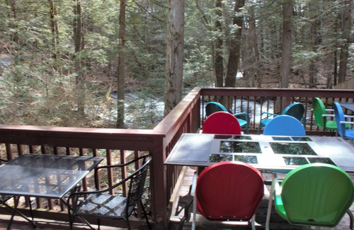 Kerhonkson House | Airy 3BR on the banks of a roaring creek