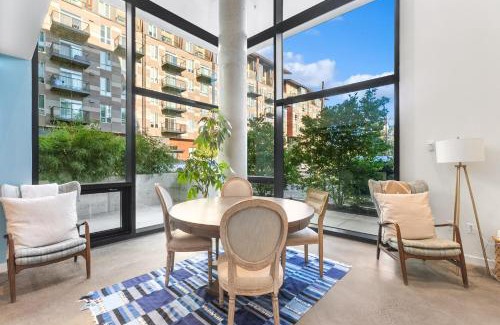 Downtown Apartment | Airy and Open Corner Loft - 92 Walkscore