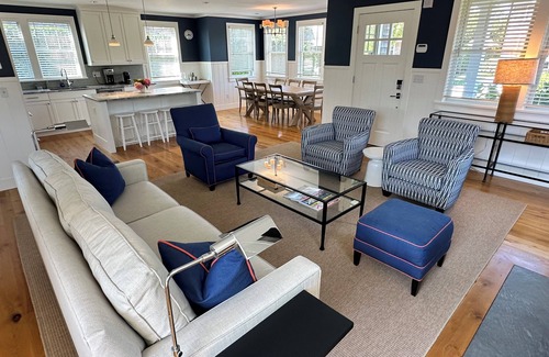 West of Town House | Airy and Spacious, near Beach, Golf and Bartlett's Farm with Community Pool