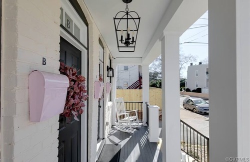 Richmond Apartment | Airy apartment close to EVERYTHING