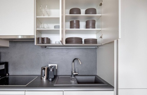 Donaustadt Apartment | Airy Donaustadt 1BR w/Gym & Rooftop Pool, nr U1, by Blueground
