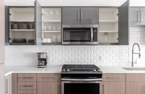Milpitas Apartment | Airy Milpitas 1BR w/Gym, Pool, walk to BART + Great Mall, by Blueground
