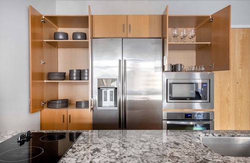 Streeterville Apartment | Airy Streeterville 1BR w/Indoor Pool, close to Navy Pier, by Blueground