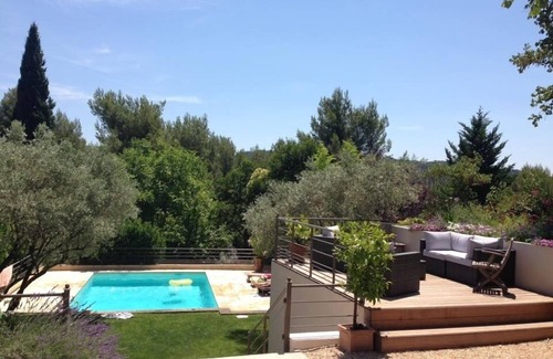 Sud House | Aix en Provence house south facing, shaded garden, swimming pool, view, very quiet