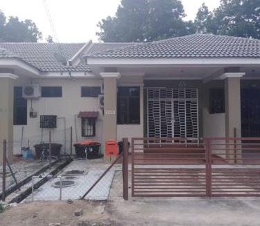 Kampung Jelatok House | AK PERMATA HOMESTAY
