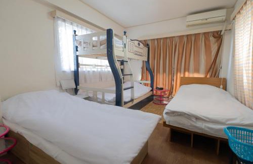 Higashinippori Apartment | AKARENGA house