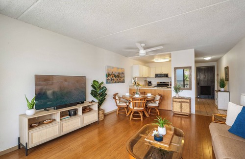 Kihei Condo | AKH C303 Updated 1BD Kihei Condo with Ocean Views