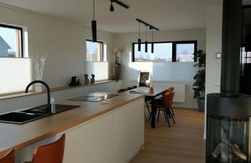 Zandvoorde House | Akkerland - incl infra-red sauna - excl option hot swimspa from Spring-Halloween -1 bedroom 1-3 pers - 2 bedrooms 4-6 pers