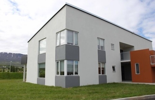 Akureyri Apartment | Akureyri - beautiful, fully equipped with mountain views