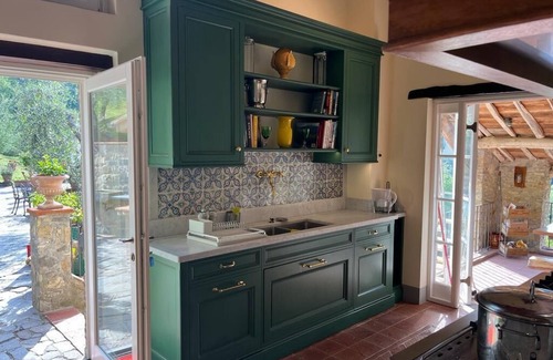 Vicopelago House | Al Bastini - villa with glorious views & pool, 15 mins from Lucca
