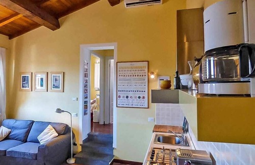 Lucca Historical Center Apartment | Al Borgo, Lucca apartment with terrace, A/C, WiFi