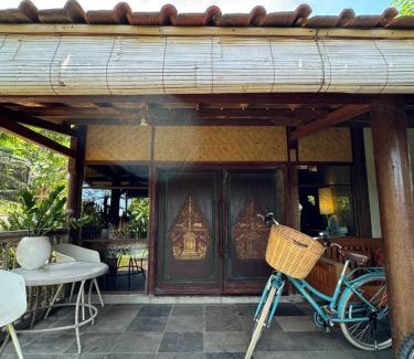 Sigar Penjalin House | Al-Shifa Healing House Lombok