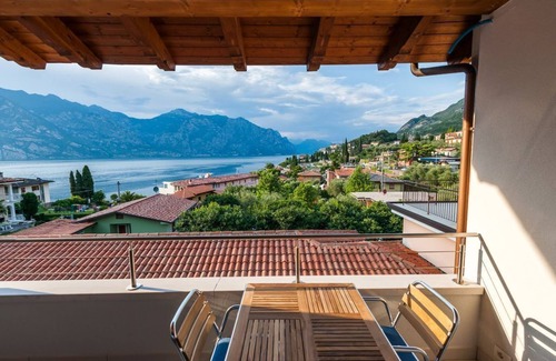 Malcesine Old Town Apartment | Al vecchio frantoio in the center of town with beautiful lake views, near beach