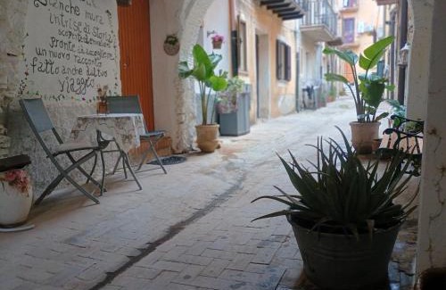 Mazzarino House | Al Vico Bartoli Suite Room