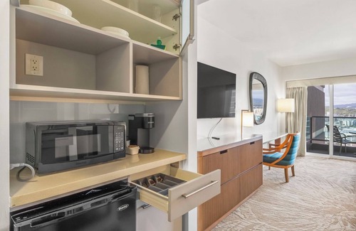 Ala Moana Apartment | Ala Moana Condo by Zelloo