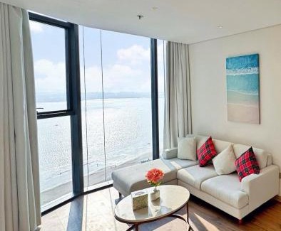 Ha Long Apartment | Alacarte condo - right on beach - high floor