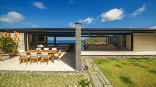 Kuta Villa | ALAIA one Private Villa - Brand New! - STARLINK WIFI