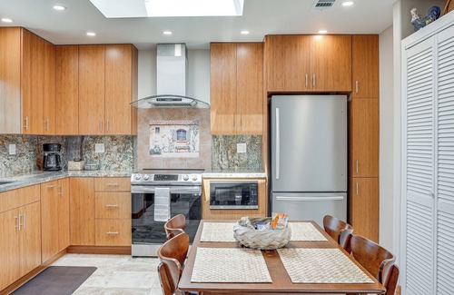 East End Apartment | Alameda Studio w/Patio: 3 Mi to Oakland Coliseum!