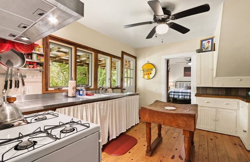 Foscoe Ski Chalet | Alamo River House-Open for Bookings!River Front with HOT TUB!