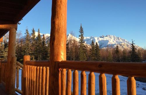 Palmer Bed & Breakfast | Alaska Knotty Pine B&B