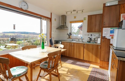 Spean Bridge House | ALBA BEN VIEW, family friendly, with a garden in Spean Bridge